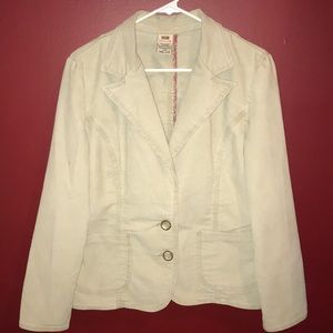 Corduroy cream blazer with pockets.